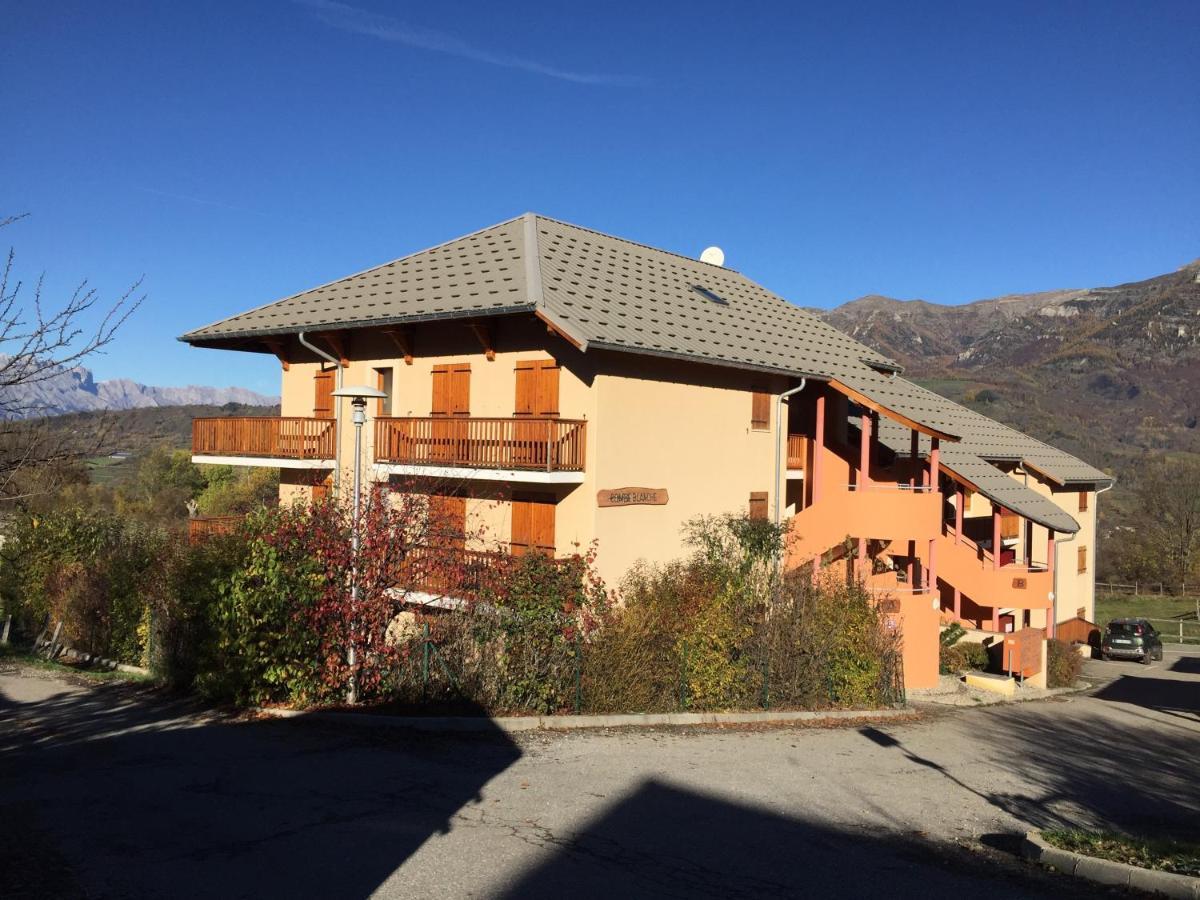 Appartement Offrant Une Magnifique Vue Des Montagnes Saint-Leger-les-Melezes Exterior foto